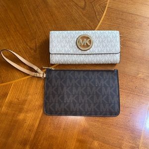 BUNDLE Michael Kors wallet and wristlet
